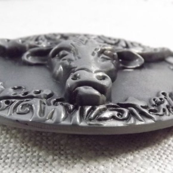 Long Horn Bull and Fronds Belt Buckle - Picture 2 of 8